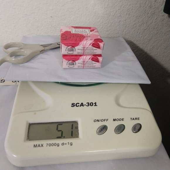 L'Occitane En Provence Rose Perfumed Soap -1.7oz X2 (NEW) - Picture 4 of 4